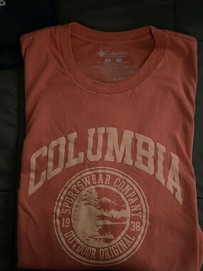 Columbia Men’s Coral Logo Short-Sleeve Tee